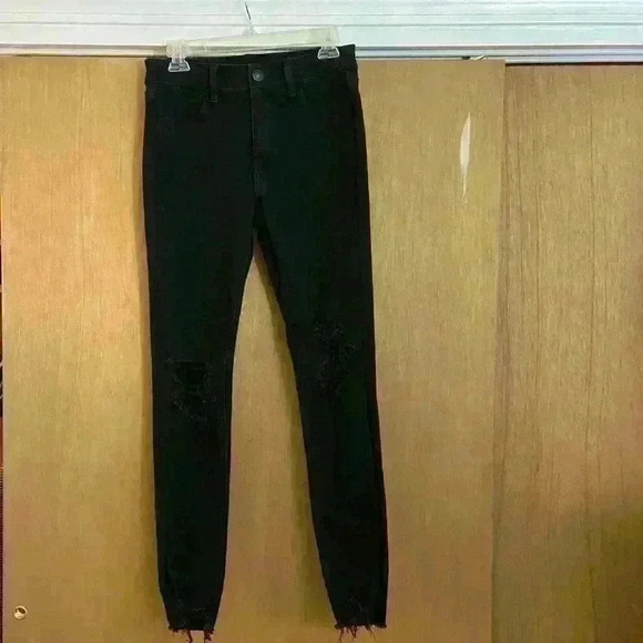 American Eagle Outfitters Denim - Women’s American Eagle jeans